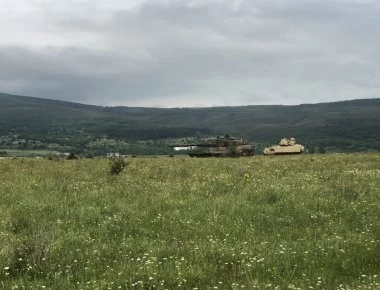 Βίντεο: Ελληνικά άρματα μάχης Leopard 2HEL σε δοκιμές «συνεργασίας» με M2A3 Bradley